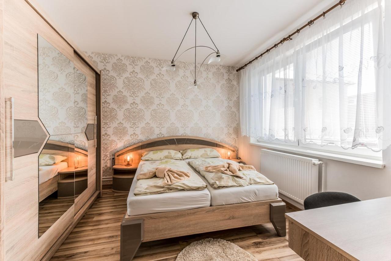 Penzion Blesk Ruzomberok Extérieur photo