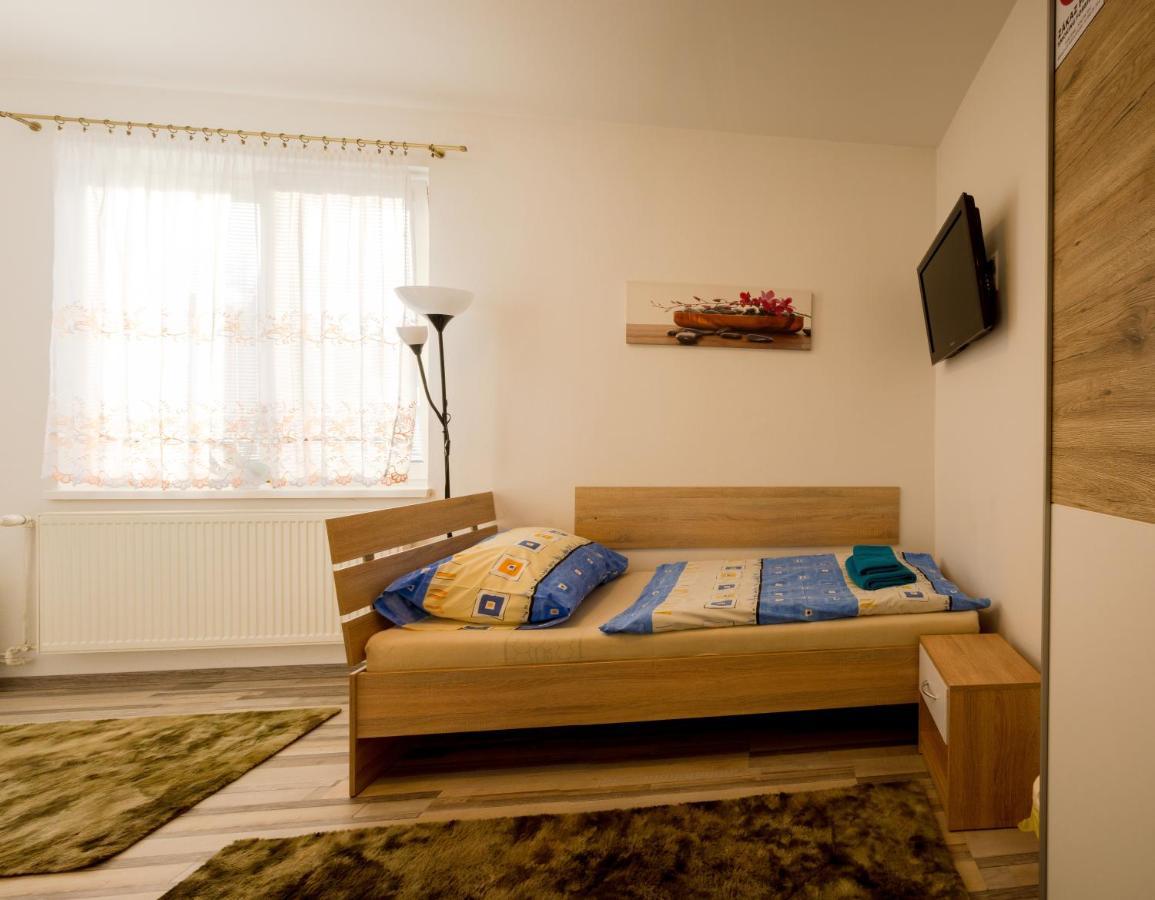 Penzion Blesk Ruzomberok Extérieur photo