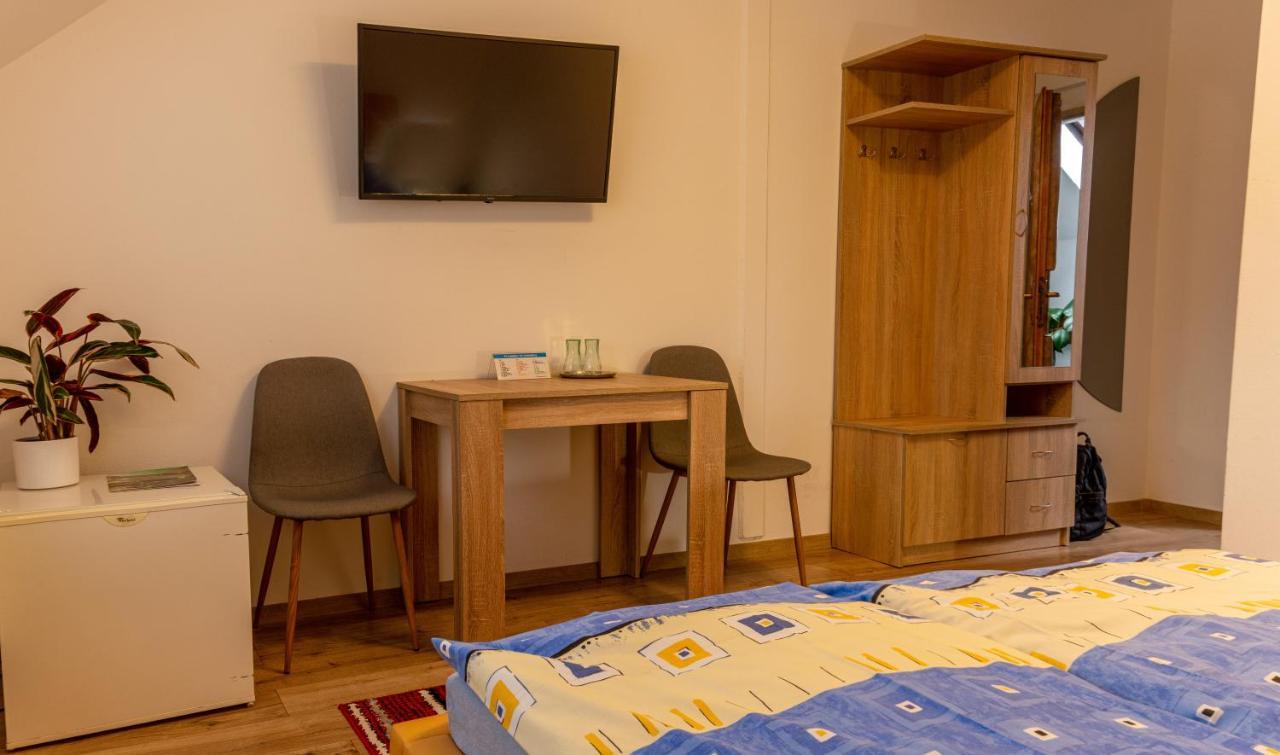 Penzion Blesk Ruzomberok Extérieur photo