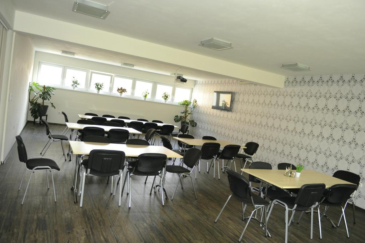 Penzion Blesk Ruzomberok Extérieur photo